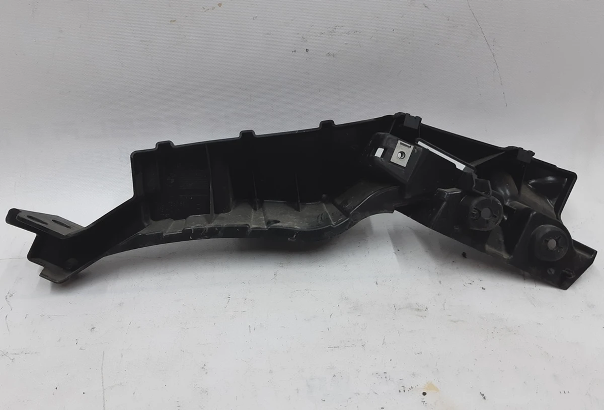 Кронштейн кріплення крила переднього правого верхній BMW I3 51647368158