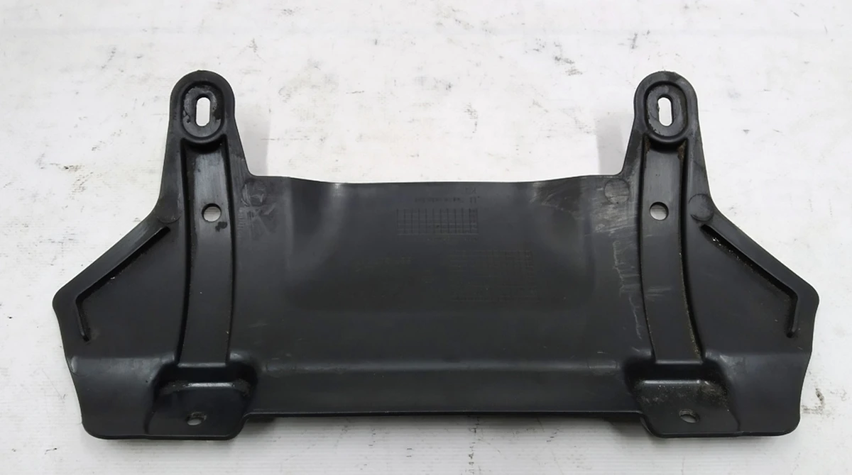 Крышка канала техобслуживания воздуховода BMW i3 51747305658