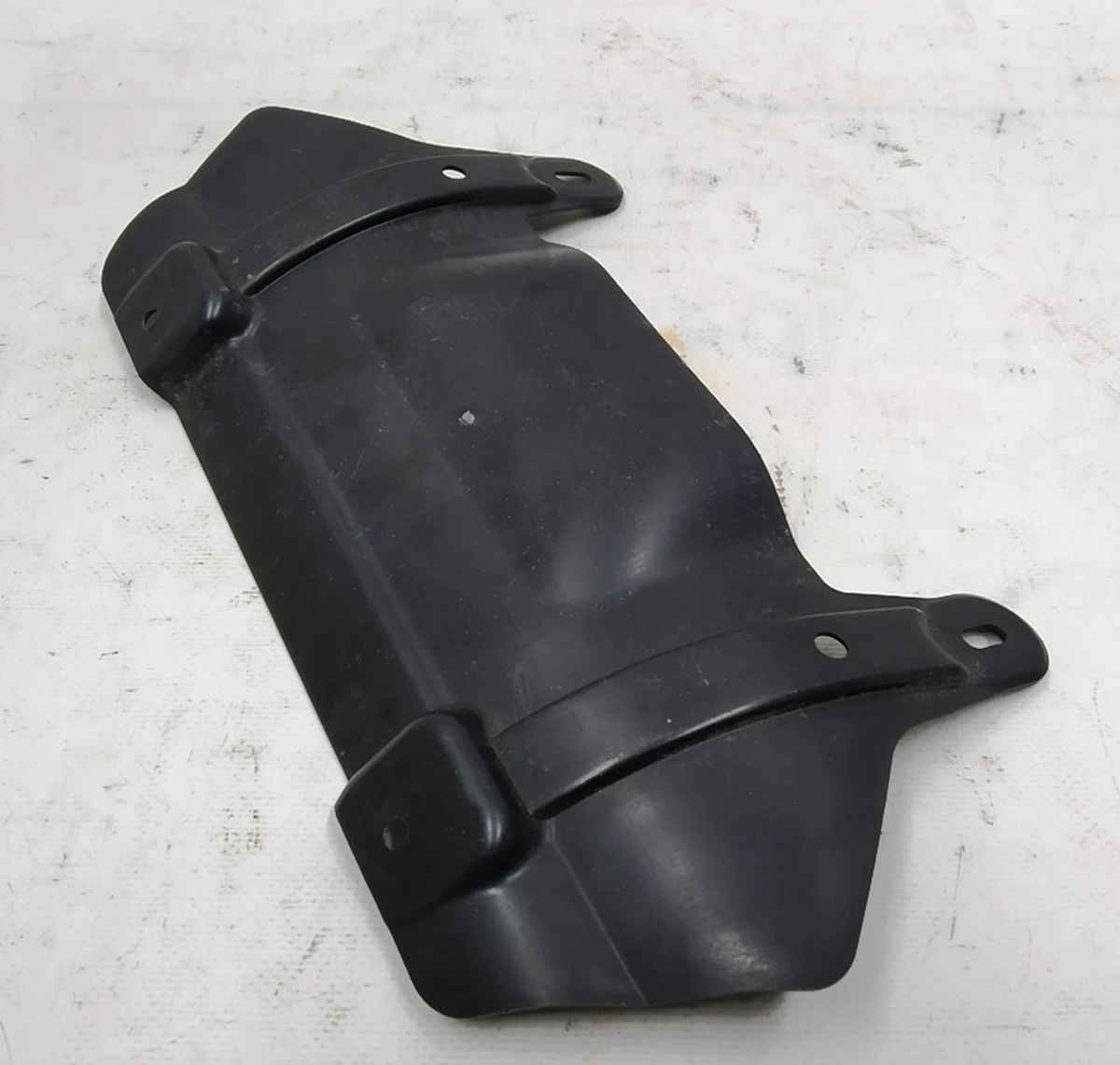 Крышка канала техобслуживания воздуховода BMW i3 51747305658