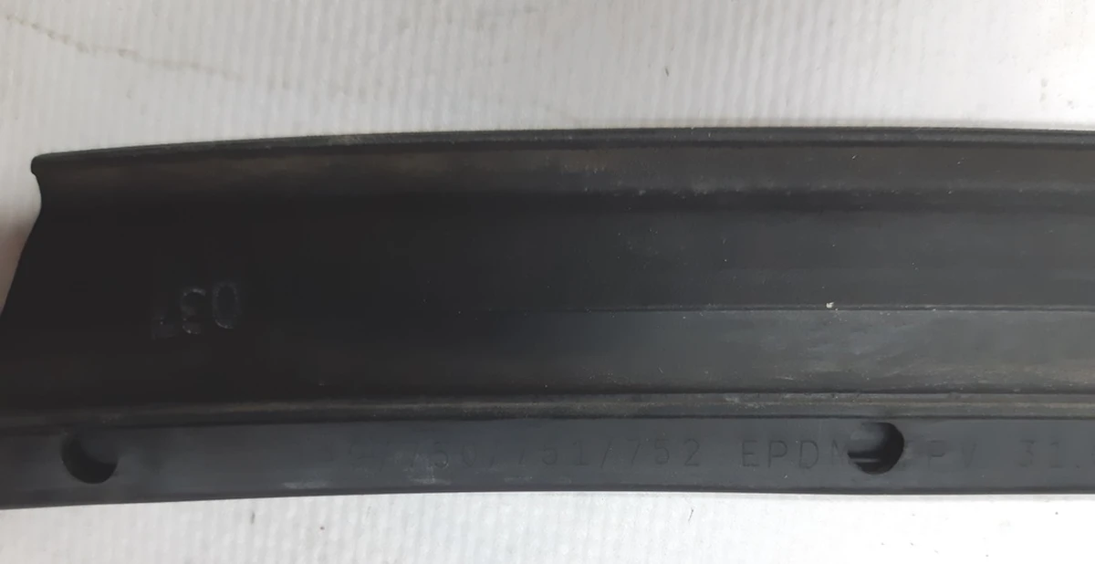 Door seal front lower BMW I3 51767301749