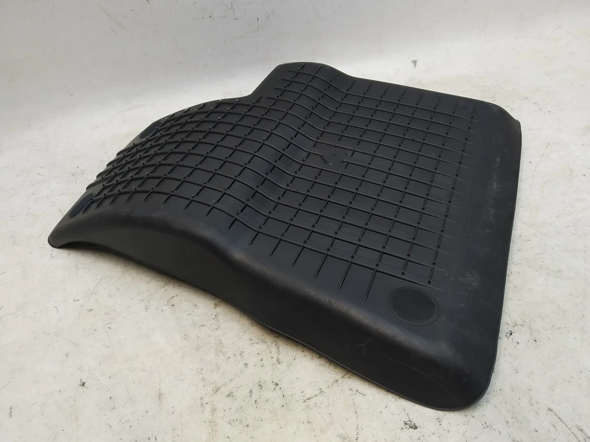 END ITEM, FLOOR MAT LH Tesla model Y 5609