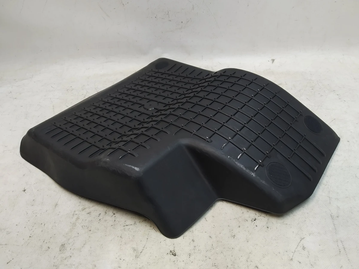 END ITEM, FLOOR MAT LH Tesla model Y 5609