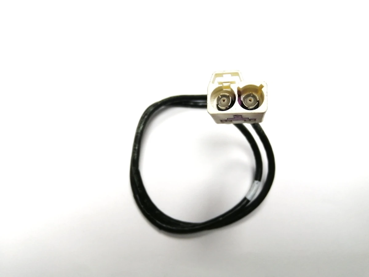 Connector (chip) of the antenna of the car opening key 59z115-000-b X857/2pin Tesla model X 1054132-00-G