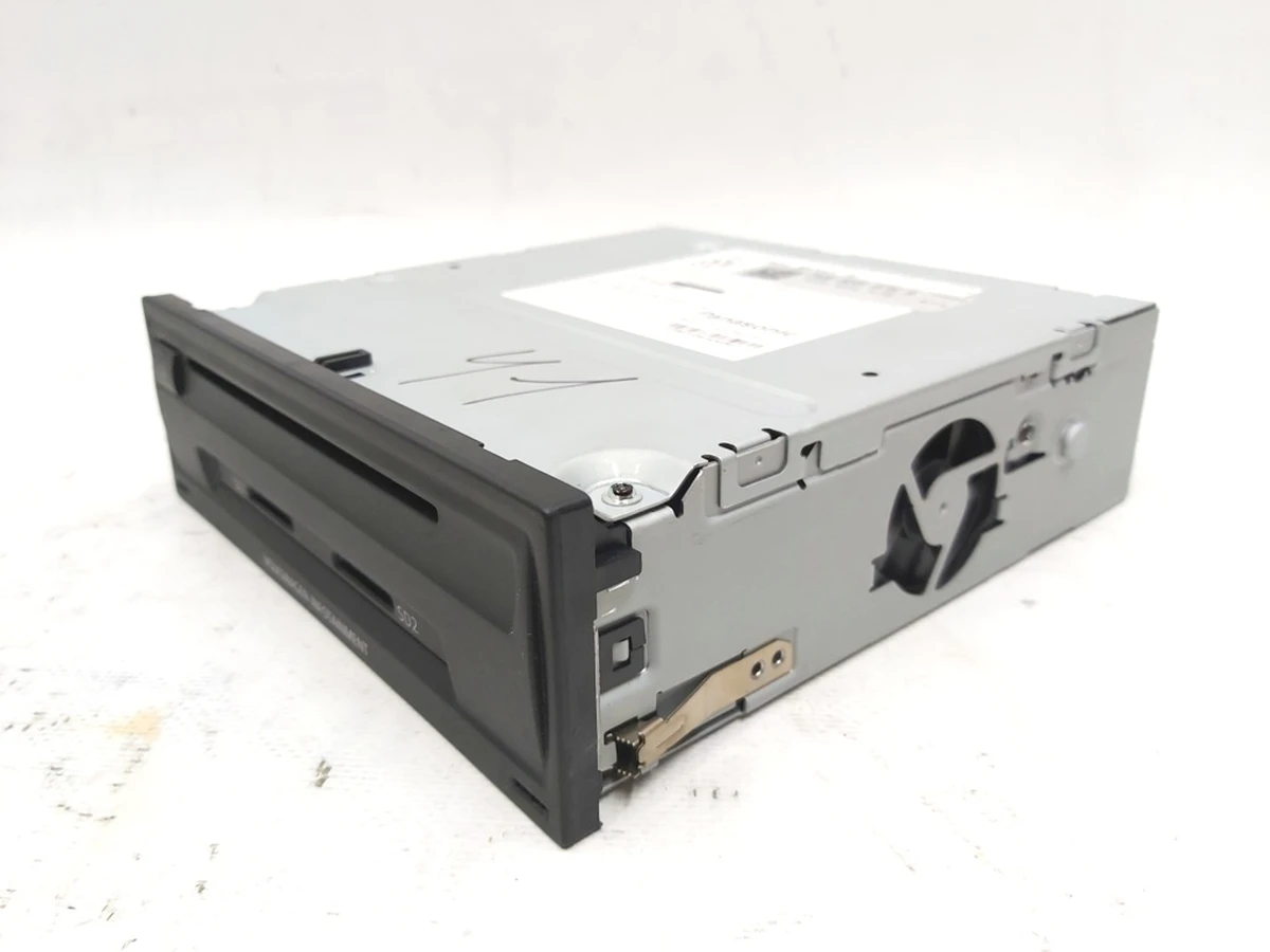 Information electronics control unit with Bluetooth SD / CD radio and navigation system Volkswagen E-GOLF 5G00