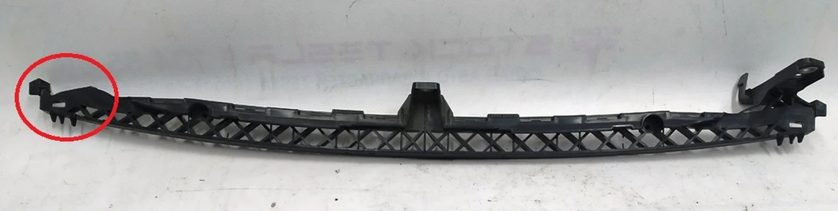 Кронштейн крепления переднего бампера с повреждением 5G0805705H Volkswagen E-GOLF