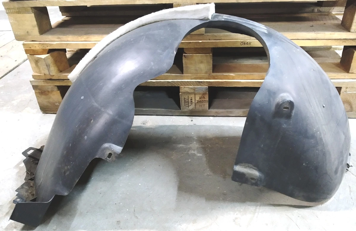 Підкрилок передній лівий пластик задня частина з ушкодженнями VW E-GOLF 5G0805969F