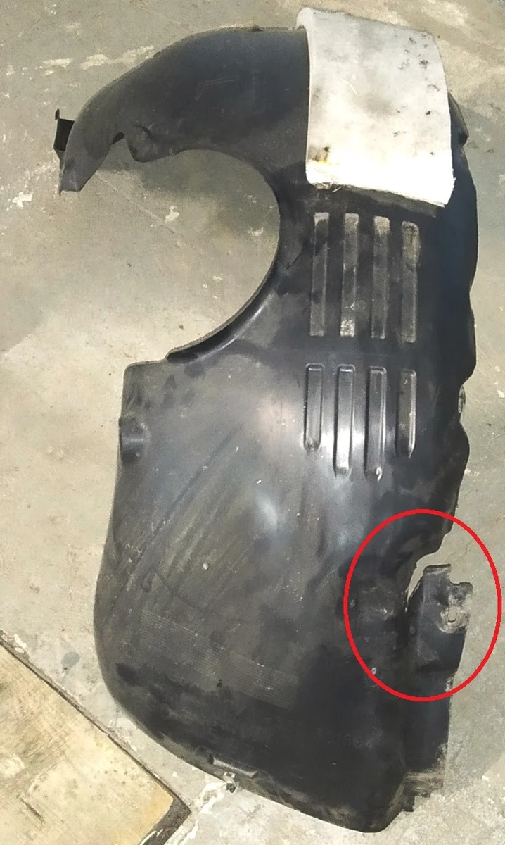 Підкрилок передній лівий пластик задня частина з ушкодженнями VW E-GOLF 5G0805969F