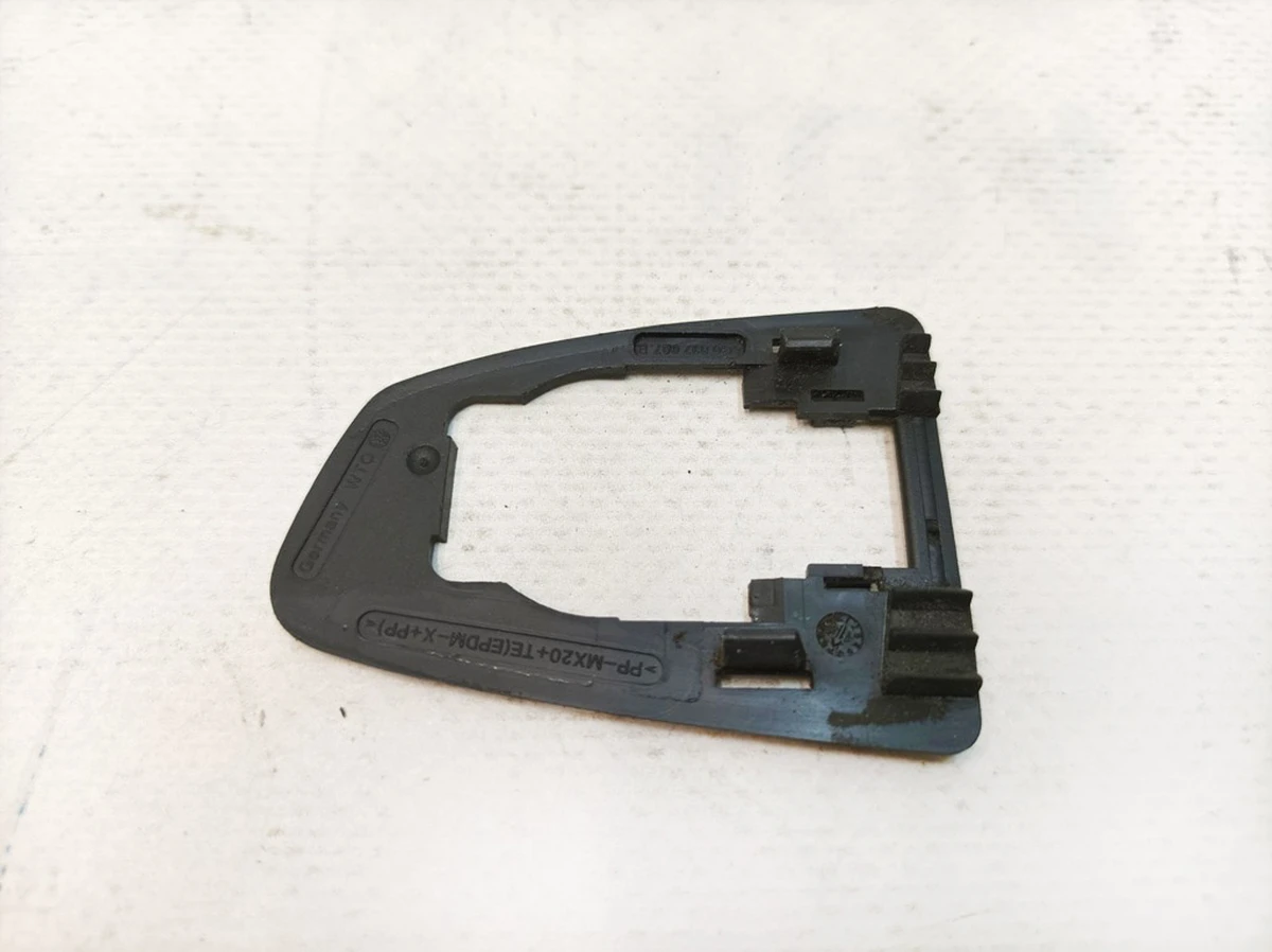 Front left outer door handle lining Volkswagen E-GOLF 5G0837087A