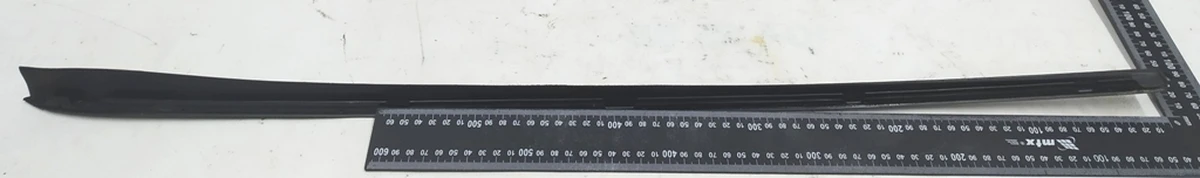 Накладка (ущільнювач) скла лобового права VW E-GOLF 5G0854328B