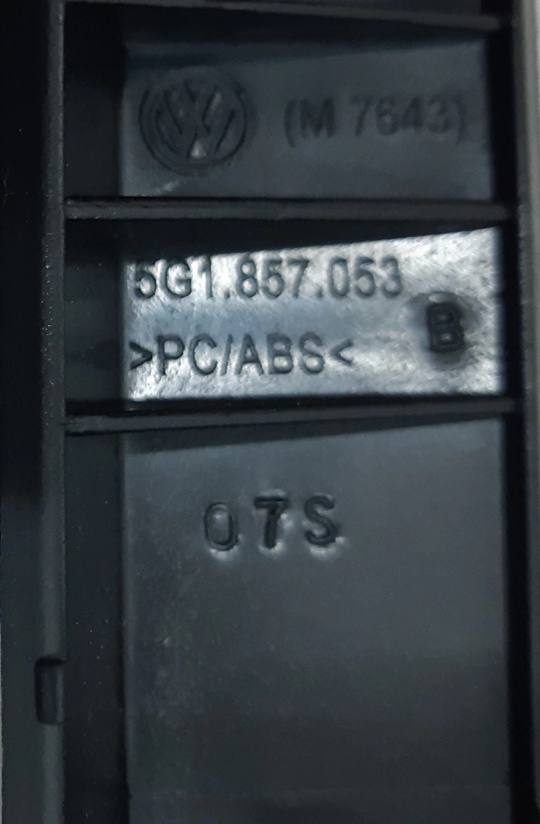 Накладка декоративна рульової колонки верхня в зборі 5G0858560 Volkswagen E-GOLF