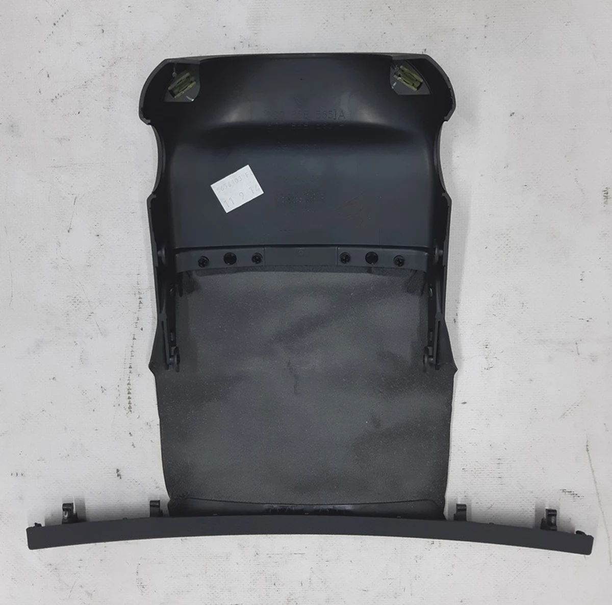 Накладка декоративна рульової колонки верхня в зборі 5G0858560 Volkswagen E-GOLF