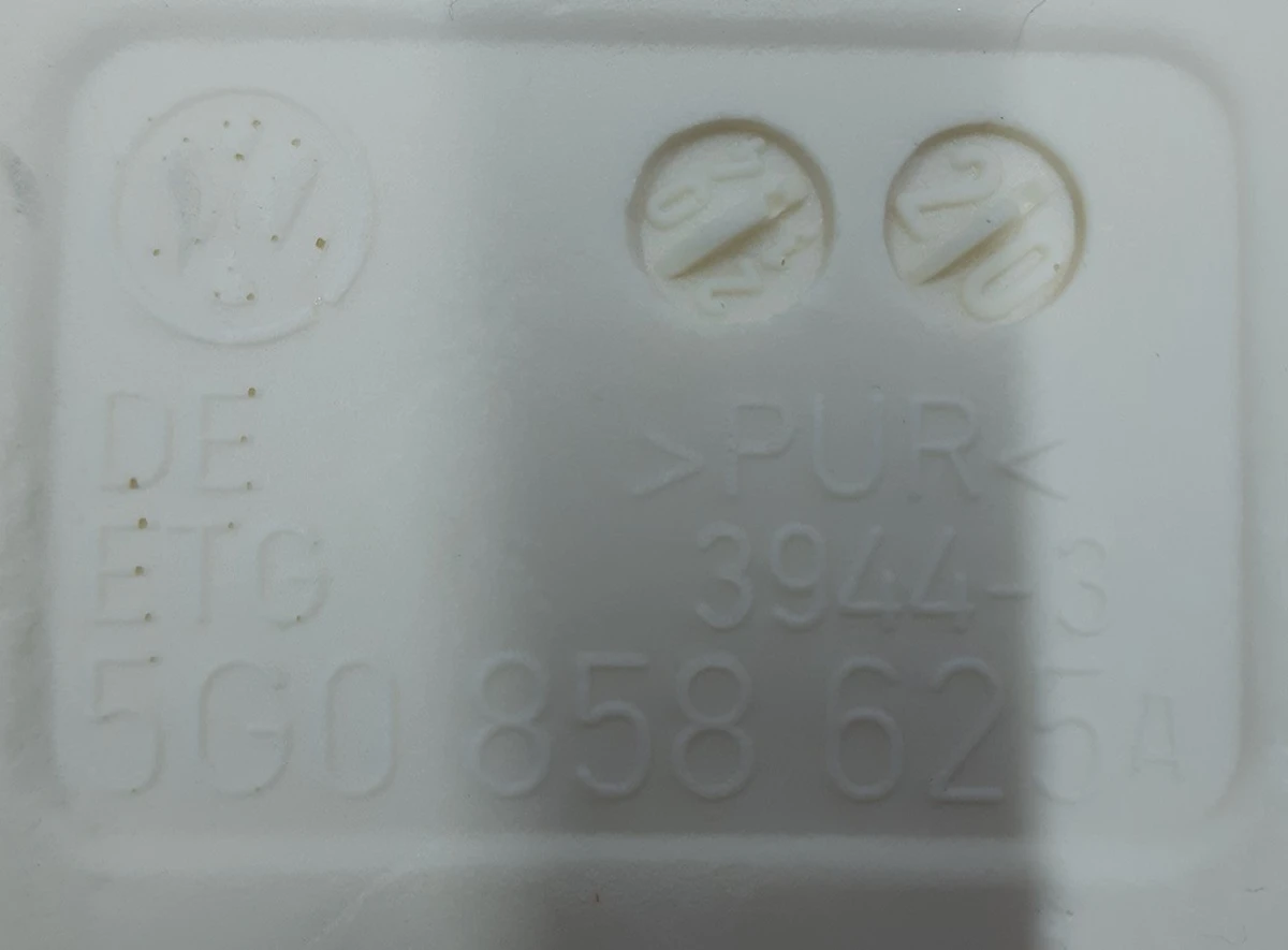 Вставка. Спінений наповнювач 5G0858625A Volkswagen E-GOLF