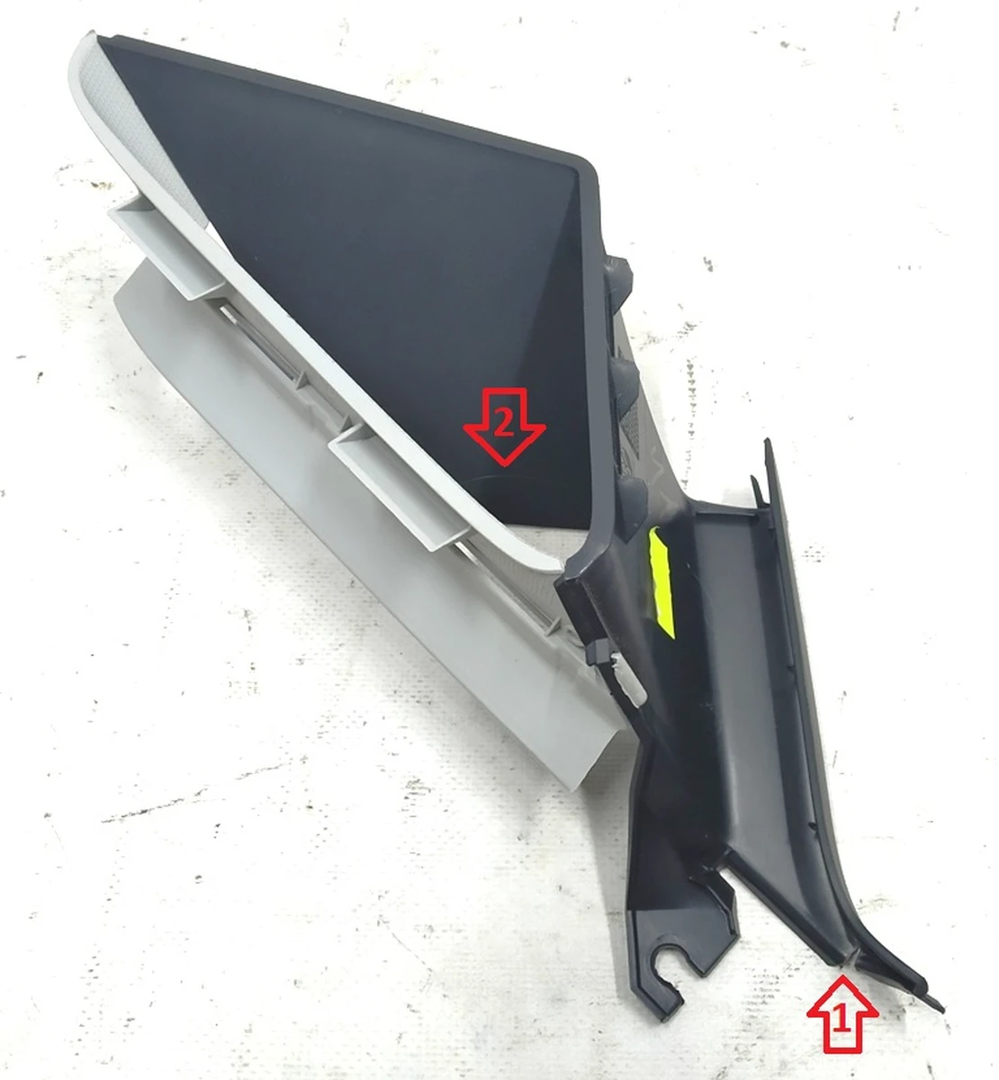 Облицювання стійки А передні праві з ушкодженнями 5G0868144B Volkswagen E-GOLF