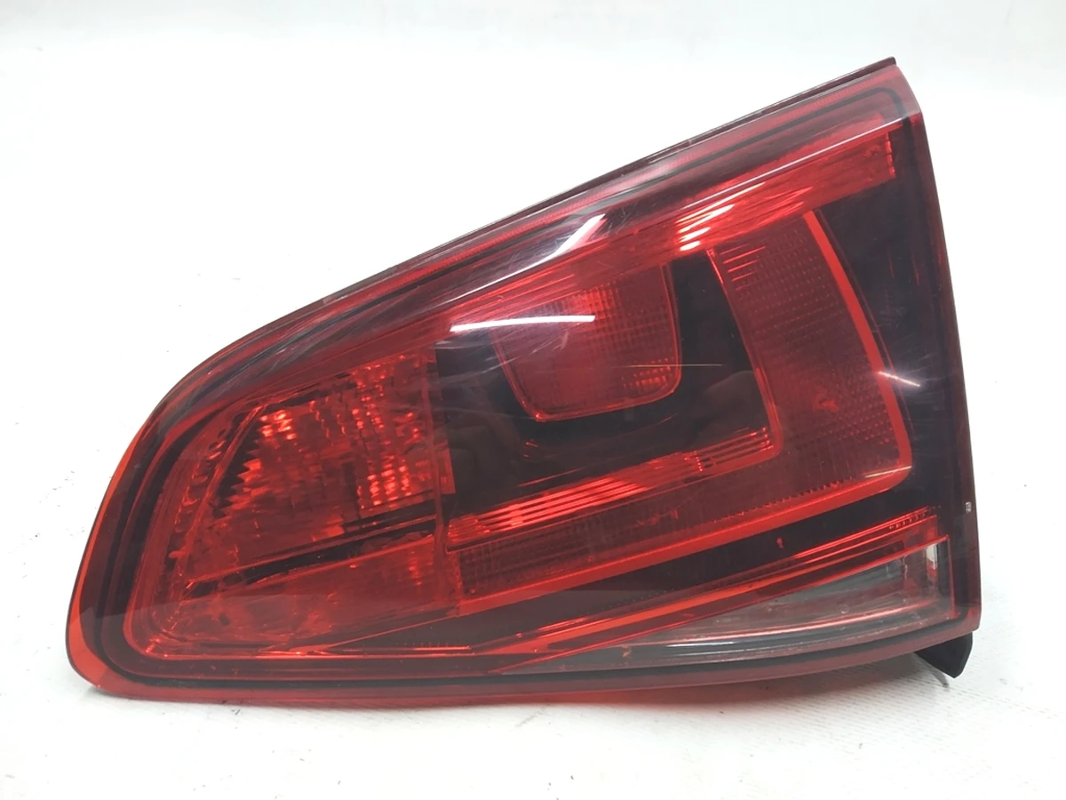 Фонарь задний правый внутренний Volkswagen E-GOLF 5G0945094AE