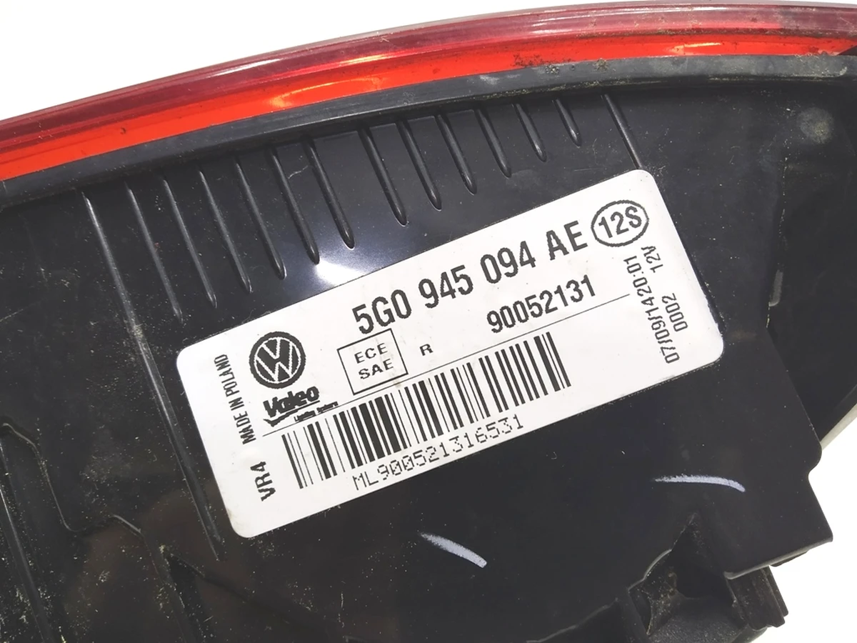 Фонарь задний правый внутренний Volkswagen E-GOLF 5G0945094AE