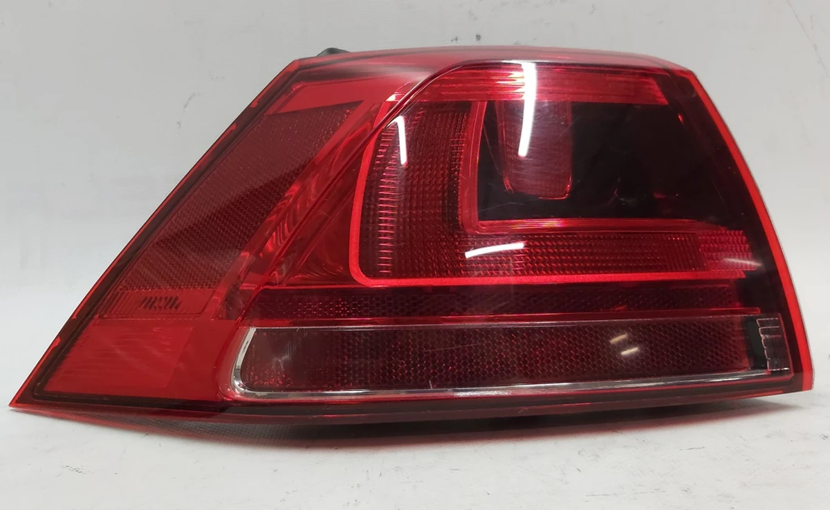 Фонарь задний левый наружный VW E-GOLF 5G0945095N