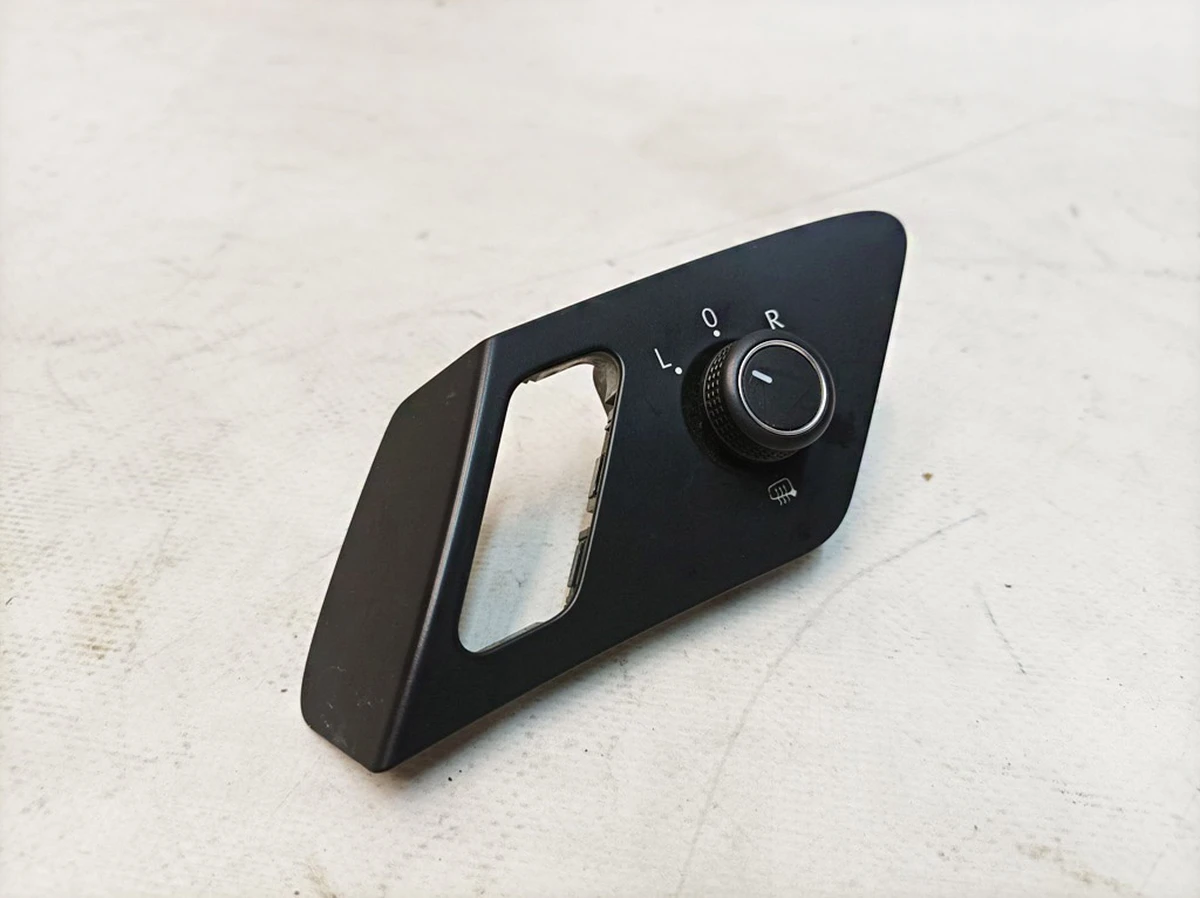 Регулятор заркал наружных в сборе с накладкой Volkswagen E-GOLF 5G0959565AC