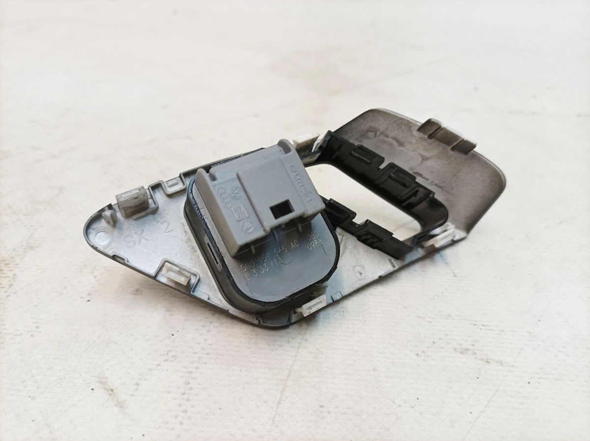 Регулятор заркал наружных в сборе с накладкой Volkswagen E-GOLF 5G0959565AC