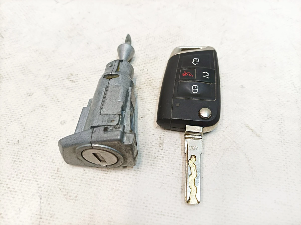 Main key 315Mhz with door lock core included Volkswagen E-GOLF 5G0959752BE