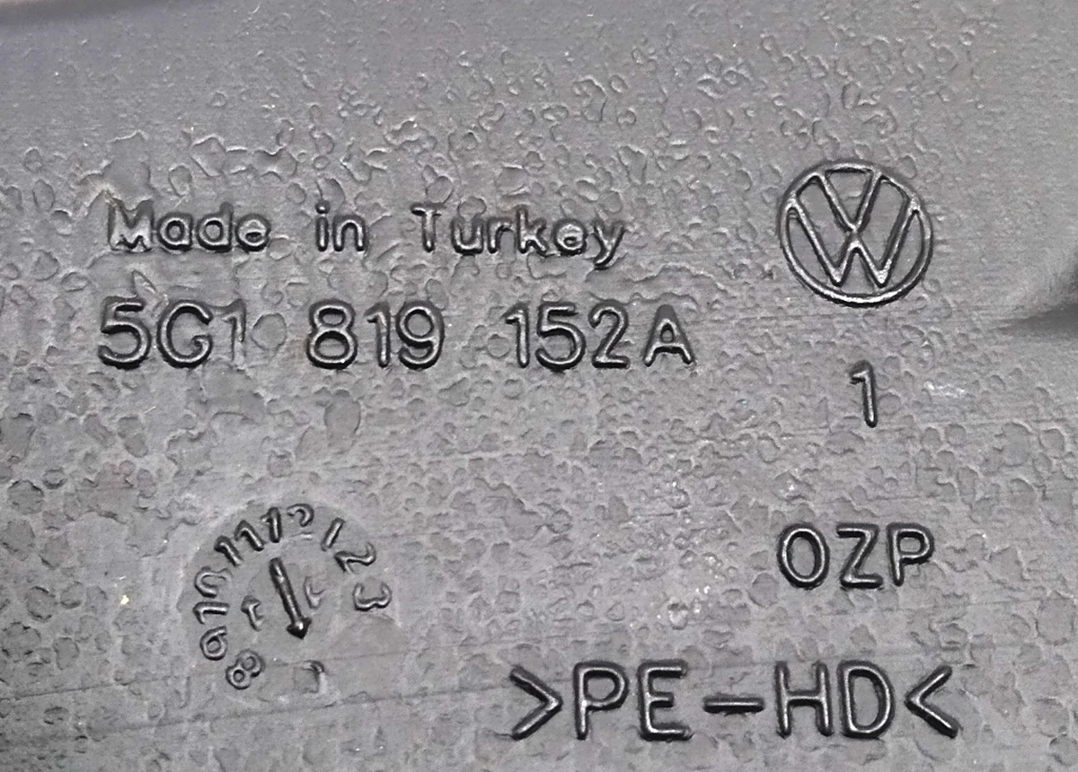 Повітропровід обдування ніг пасажира 5G1819152A Volkswagen E-GOLF