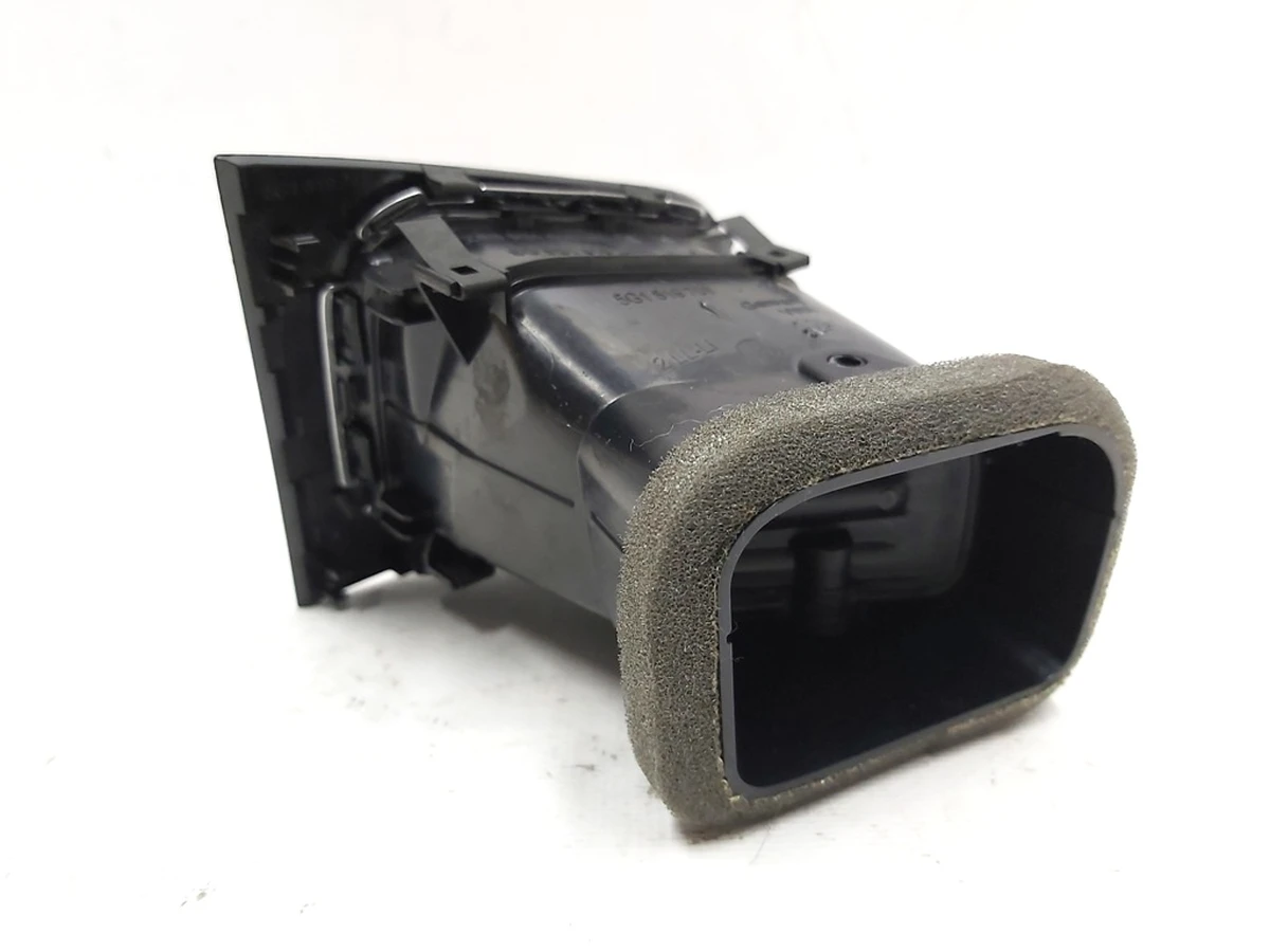 Дефлектор обдува лівий з накладкою декоративної в зборі dark magnesium Volkswagen E-GOLF 5G1819703H