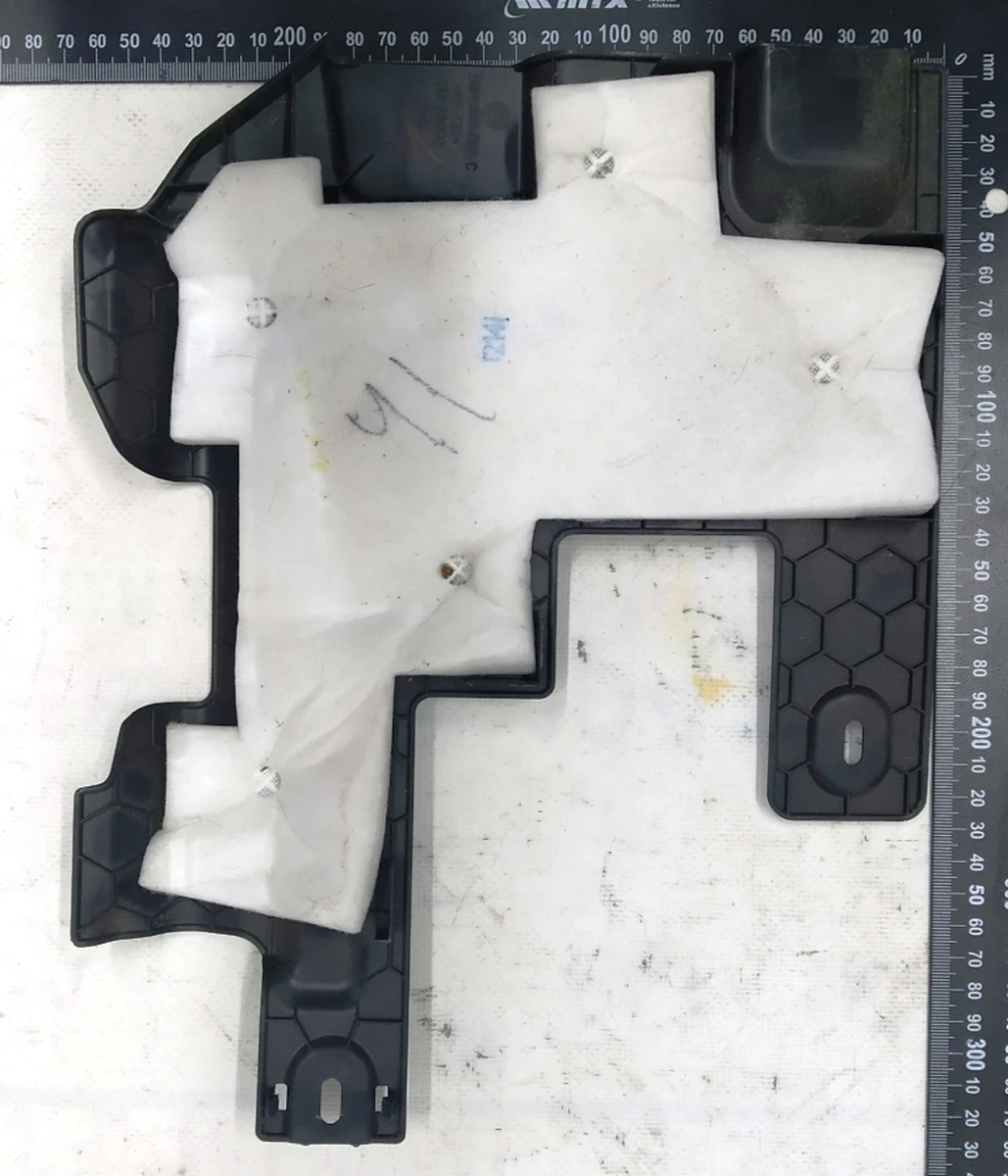 Накладка для панелі приладів ліва PЛ титаново-чорна 5G1863081C82V Volkswagen E-GOLF