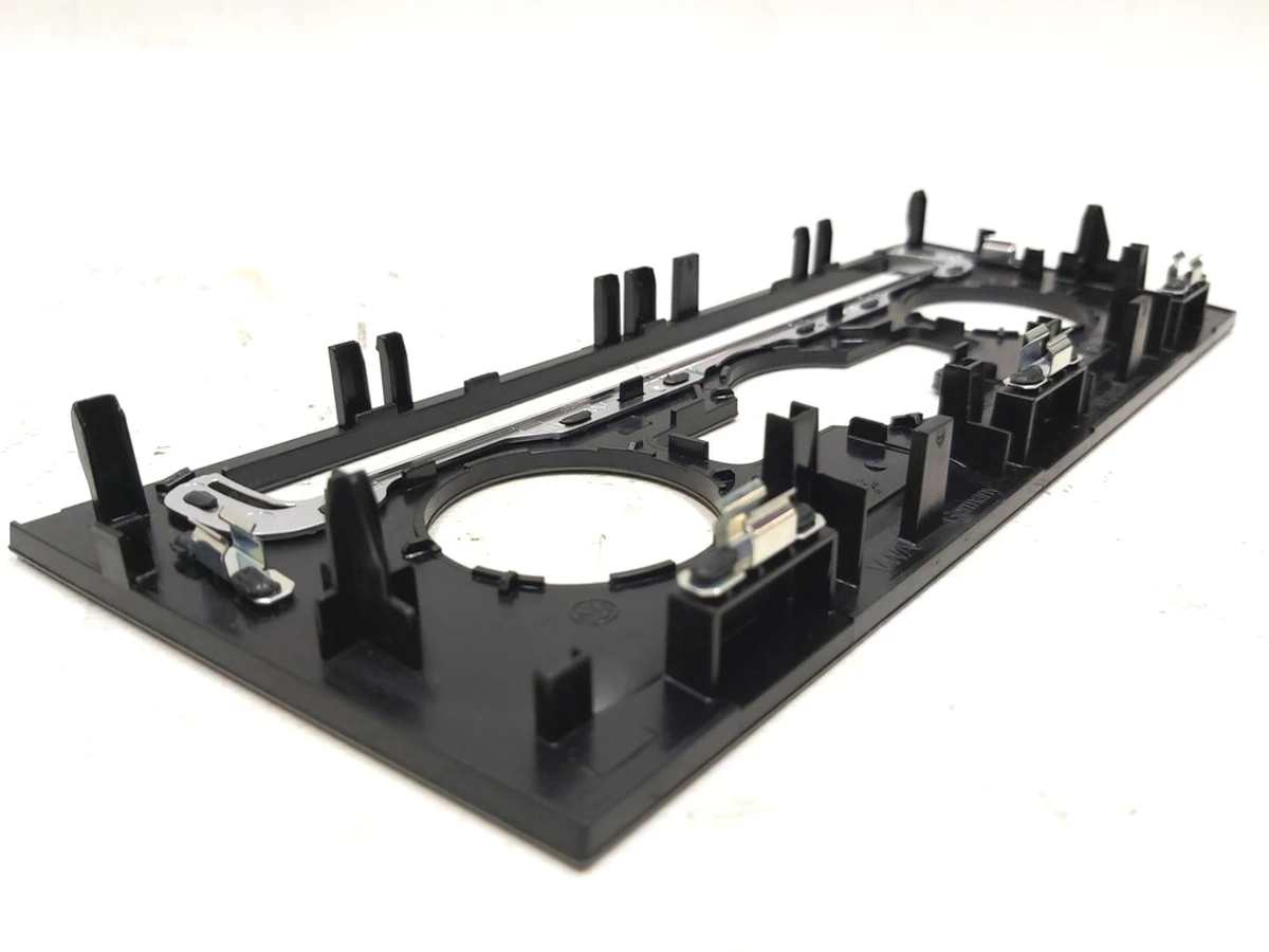 Накладка декоративная блока управления климатической установки dark magnesium Volkswagen E-GOLF 5G2863042C