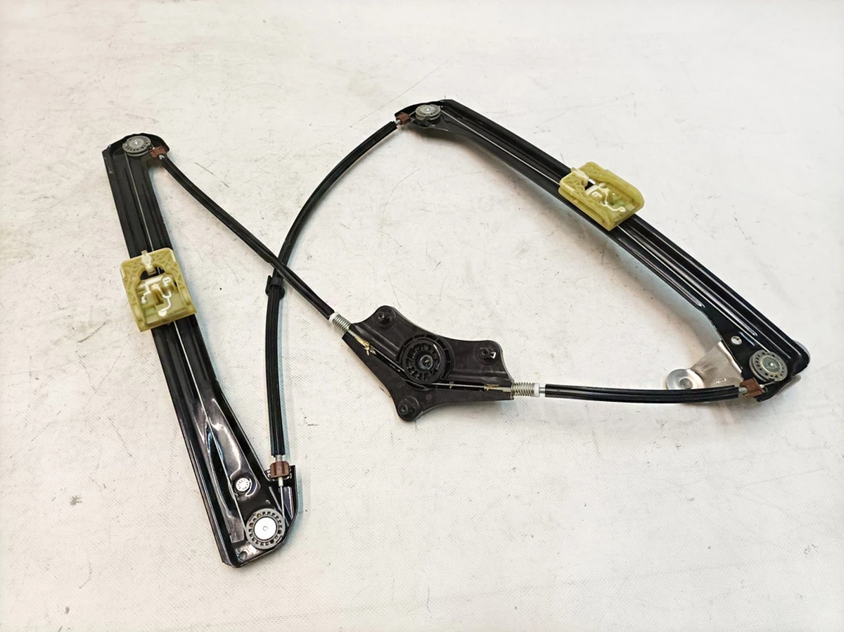 Склопідйомник двері передньої правої без електродвигуна Volkswagen E-GOLF 5G4837462H