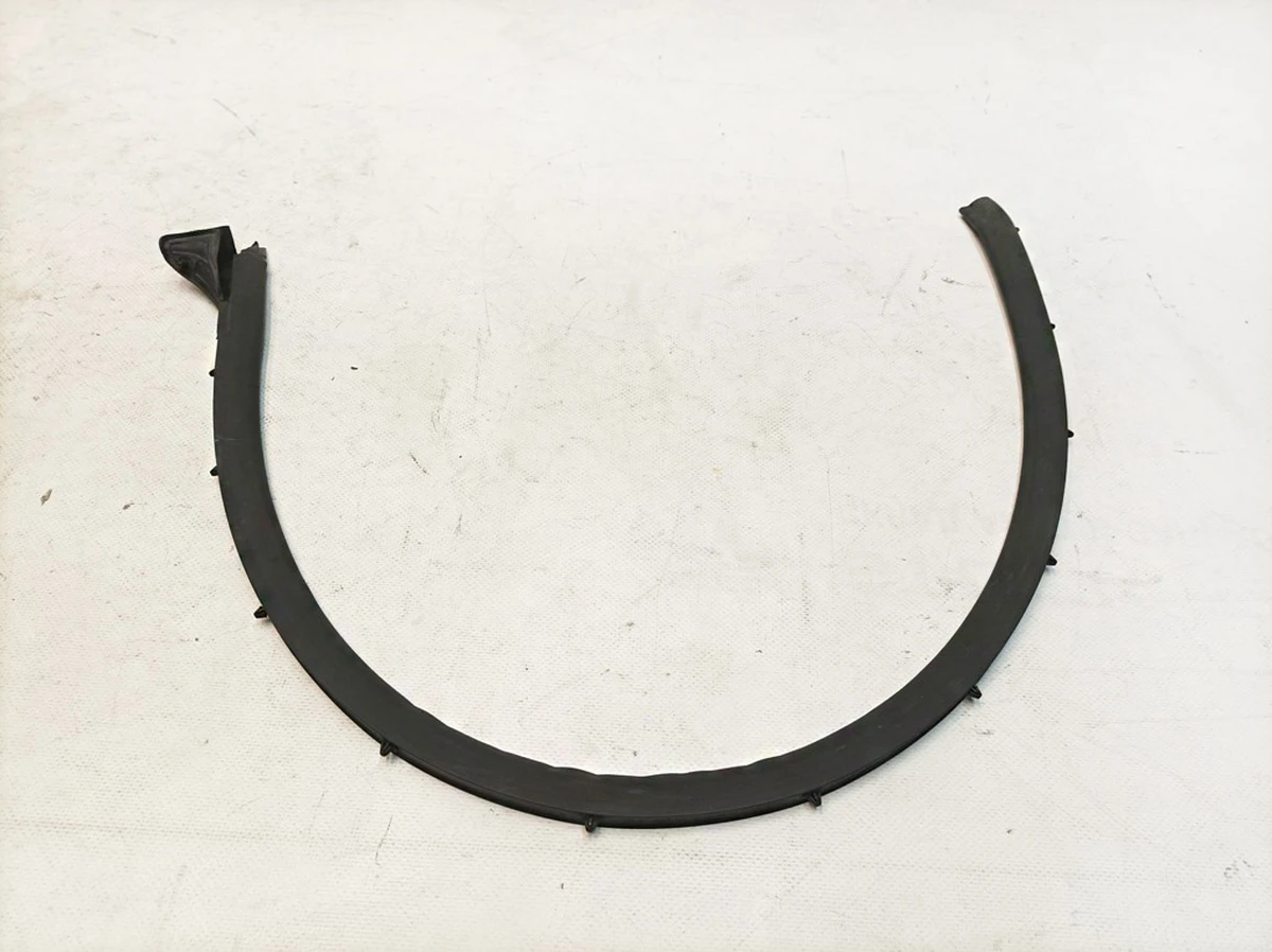 Ущільнювач двері передньої лівої Volkswagen E-GOLF 5G4837651B