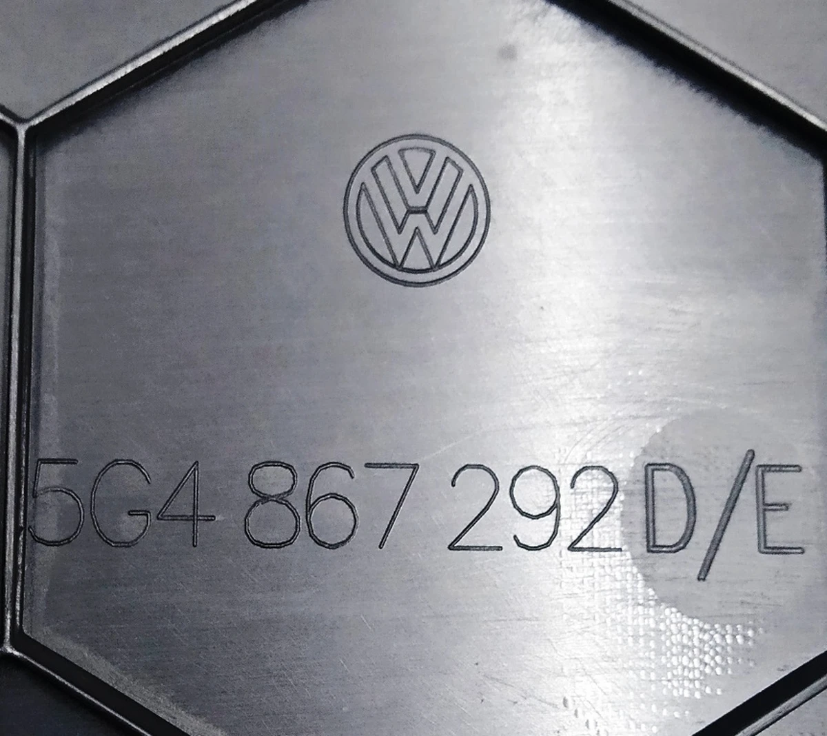 Облицювання стійки B права нижня 4-х дверна титаново-чорний 5G4867292D82V Volkswagen E-GOLF