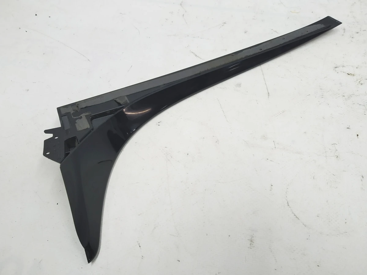 Спойлер кришки багажника бічній лівий Volkswagen E-GOLF 5G6805945