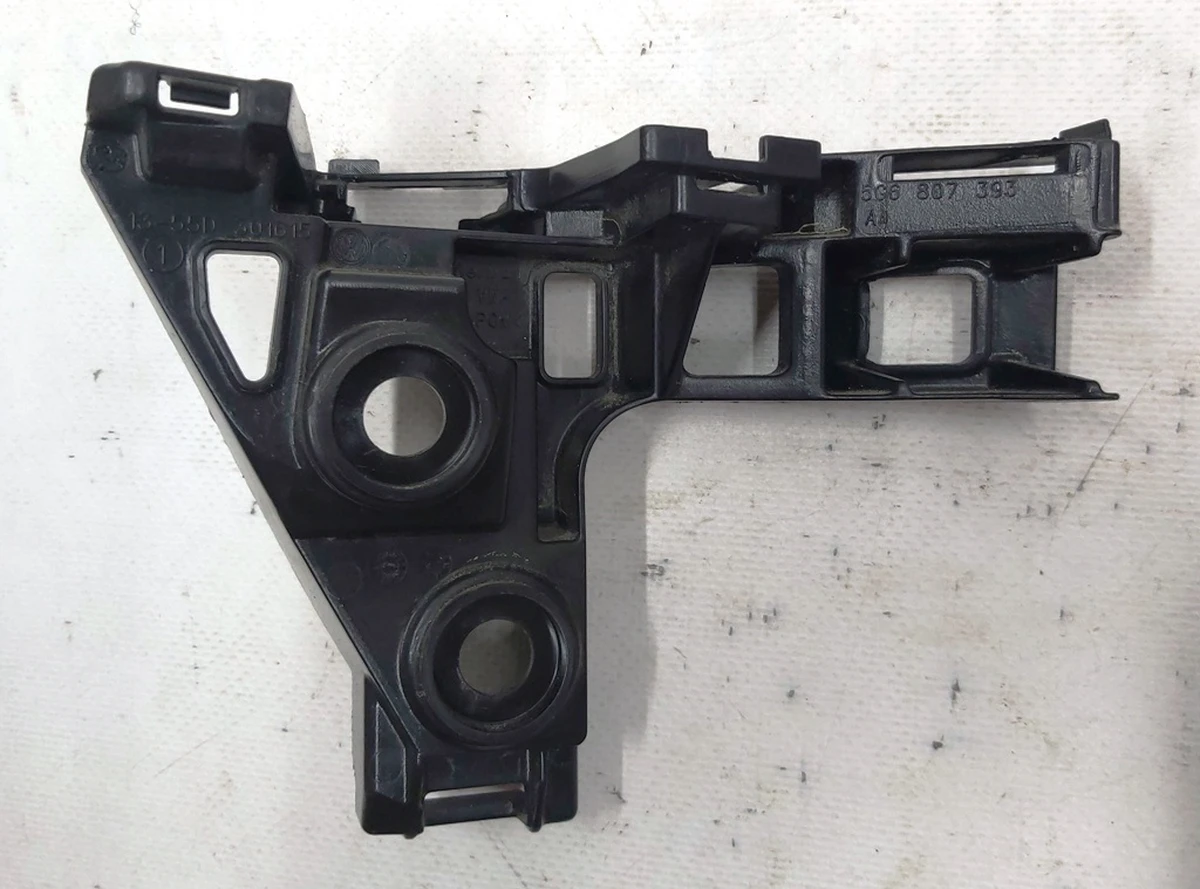 Направляющая бампера заднего левая (фонарь задний левый наружный) с повреждением 5G6807393A Volkswagen E-GOLF