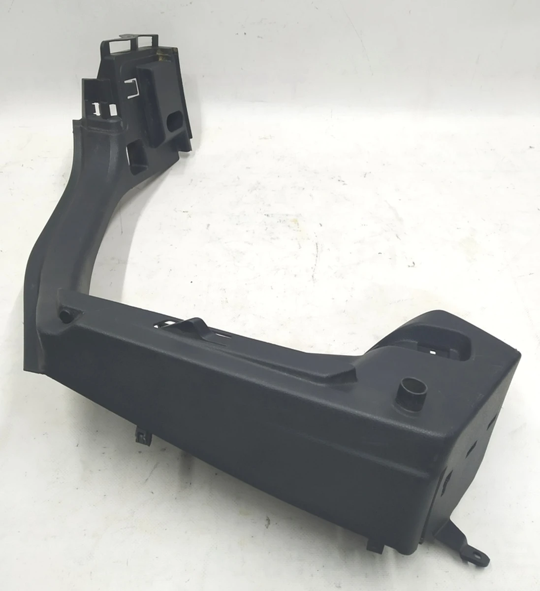 Накладка багажника внутрішня права пластик з пошкодженням в зборі 5G6867762H Volkswagen E-GOLF