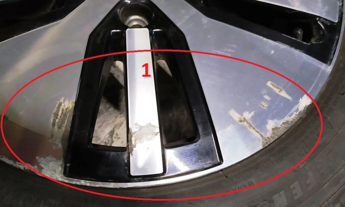 Complete wheel with damage (disc 6.5JX16H2 ET46 tire MICHELIN 205/55 R16 tread 5.53mm) 5GE601025 Volkswagen E-