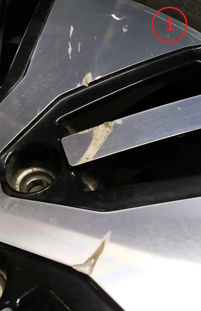 Complete wheel with damage (disc 6.5JX16H2 ET46 tire MICHELIN 205/55 R16 tread 5.52mm) 5GE601025 Volkswagen E-