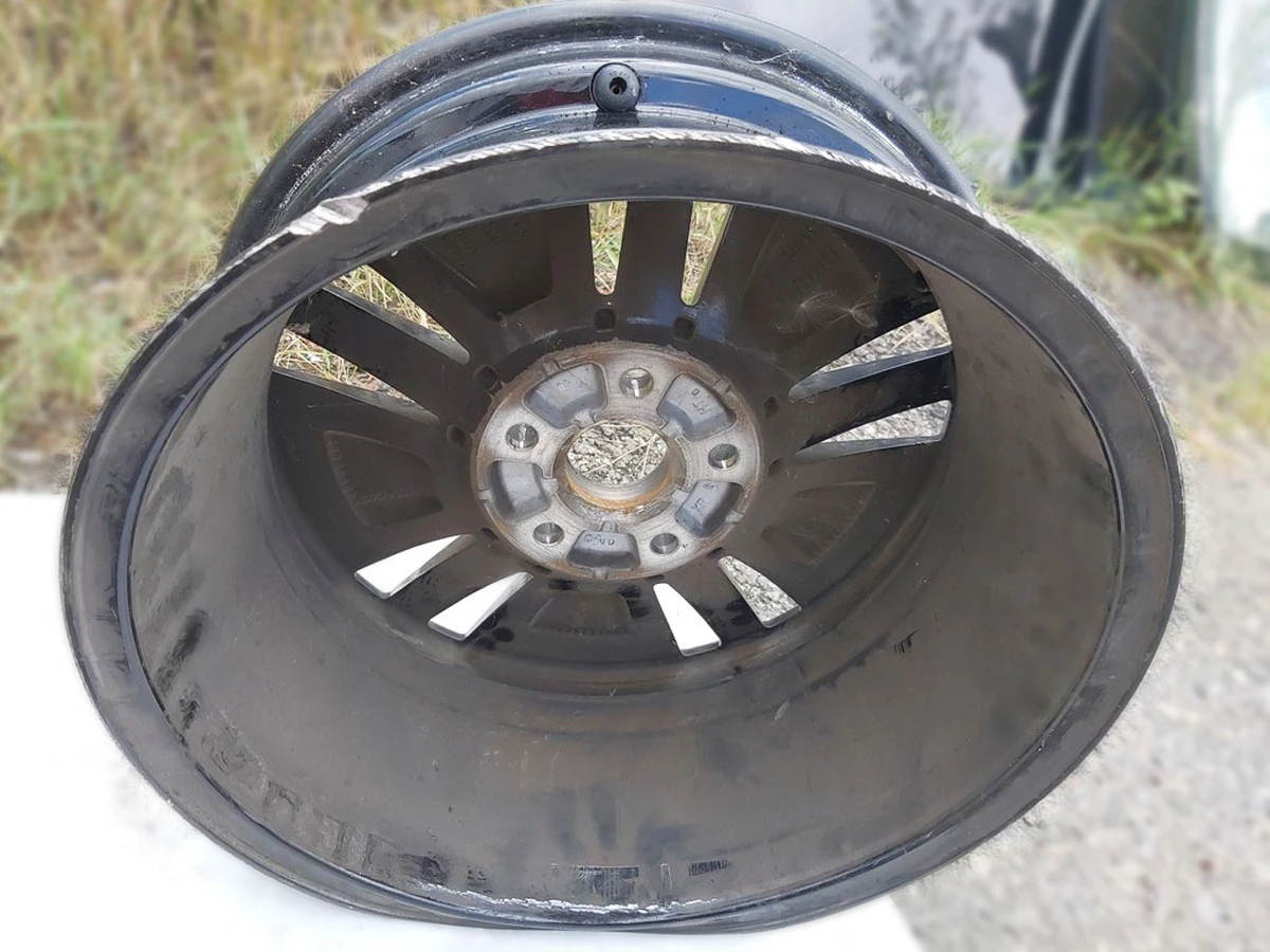 Wheel disk 6,5JX16H2 ET46 damaged 5GE601025 Volkswagen E-GOLF