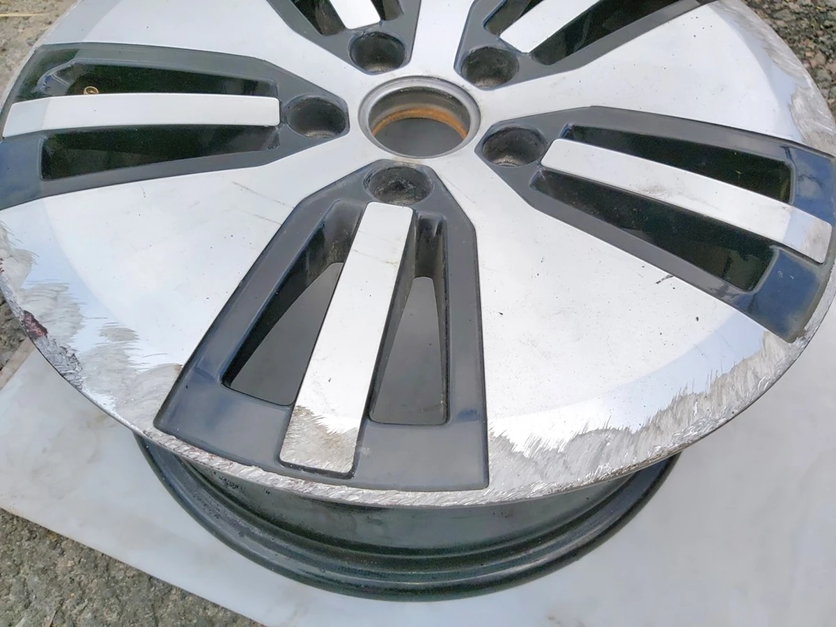 Wheel disk 6,5JX16H2 ET46 damaged 5GE601025 Volkswagen E-GOLF