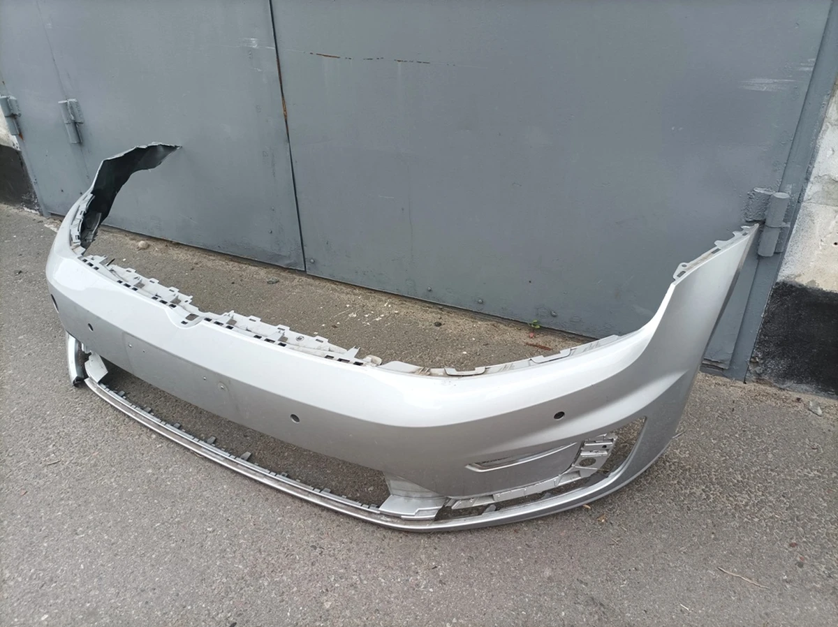 Бампер передний с повреждением Volkswagen E-GOLF 5GE807217AT