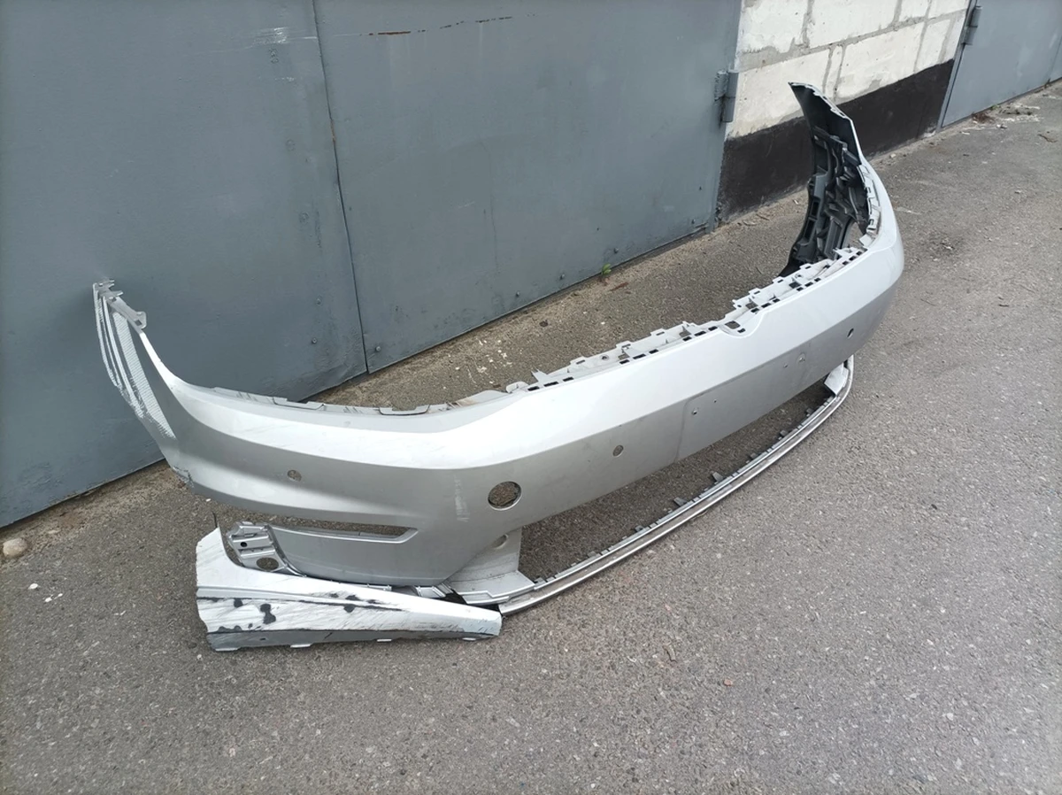 Бампер передний с повреждением Volkswagen E-GOLF 5GE807217AT