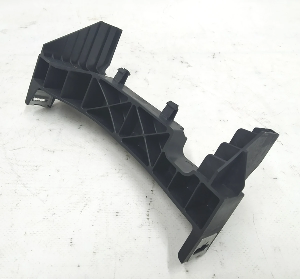 Кронштейн кріплення центральної консолі центральний 5GE861513B Volkswagen E-GOLF