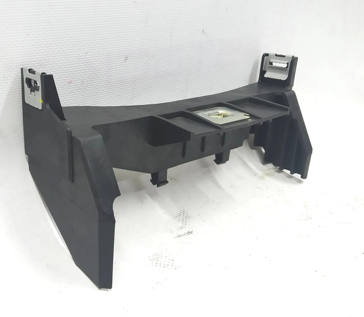 Кронштейн кріплення центральної консолі центральний 5GE861513B Volkswagen E-GOLF