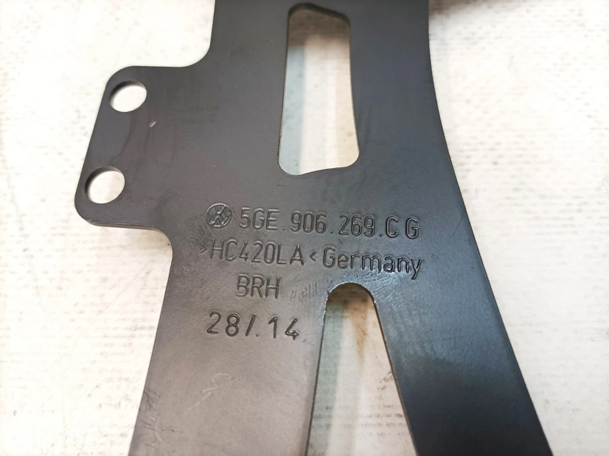 Кронштейн модулів високовольтної АКБ Volkswagen E-GOLF 5GE906269CG