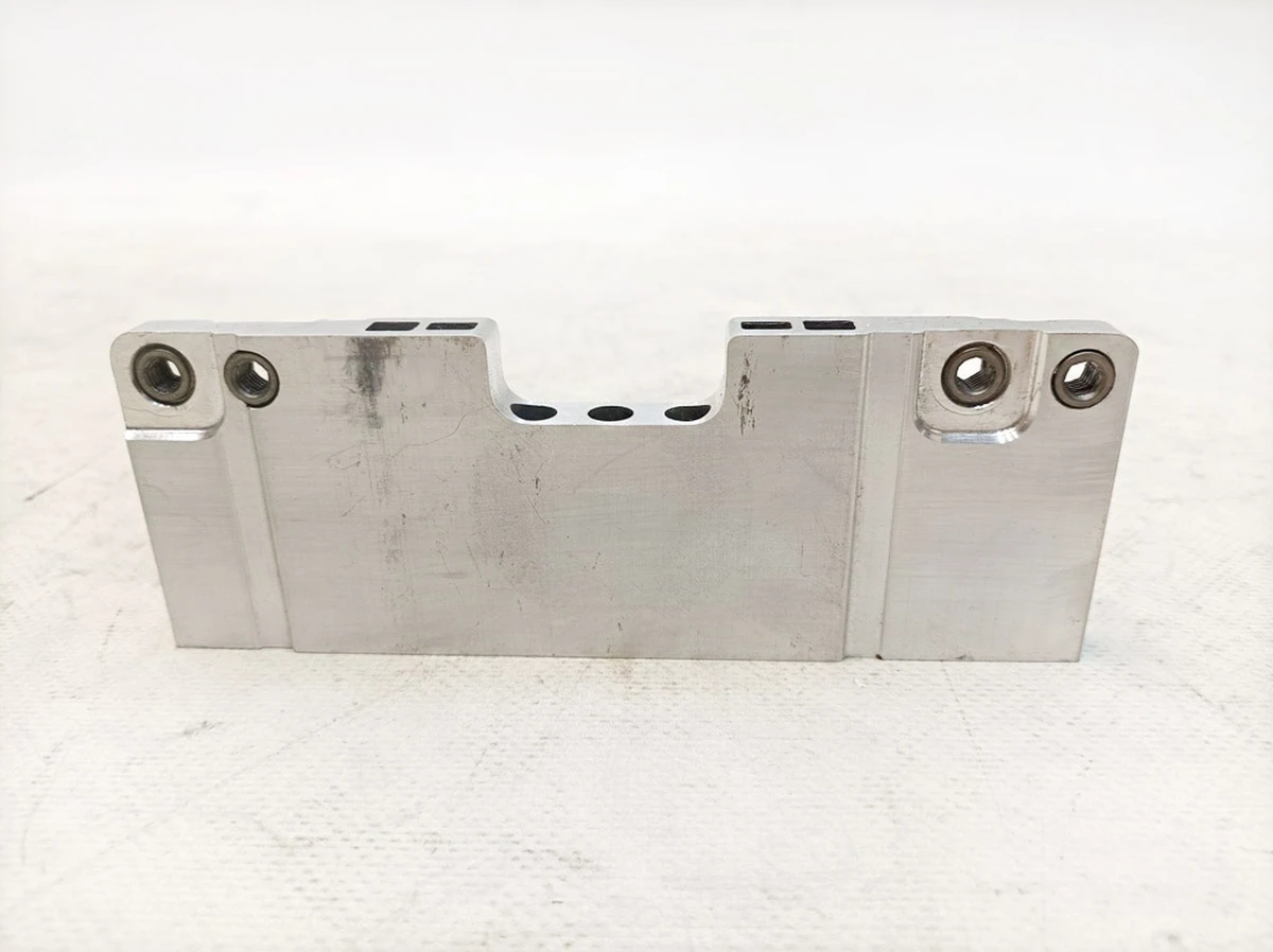 Bracket for high-voltage battery modules Volkswagen E-GOLF 5GE915343AA