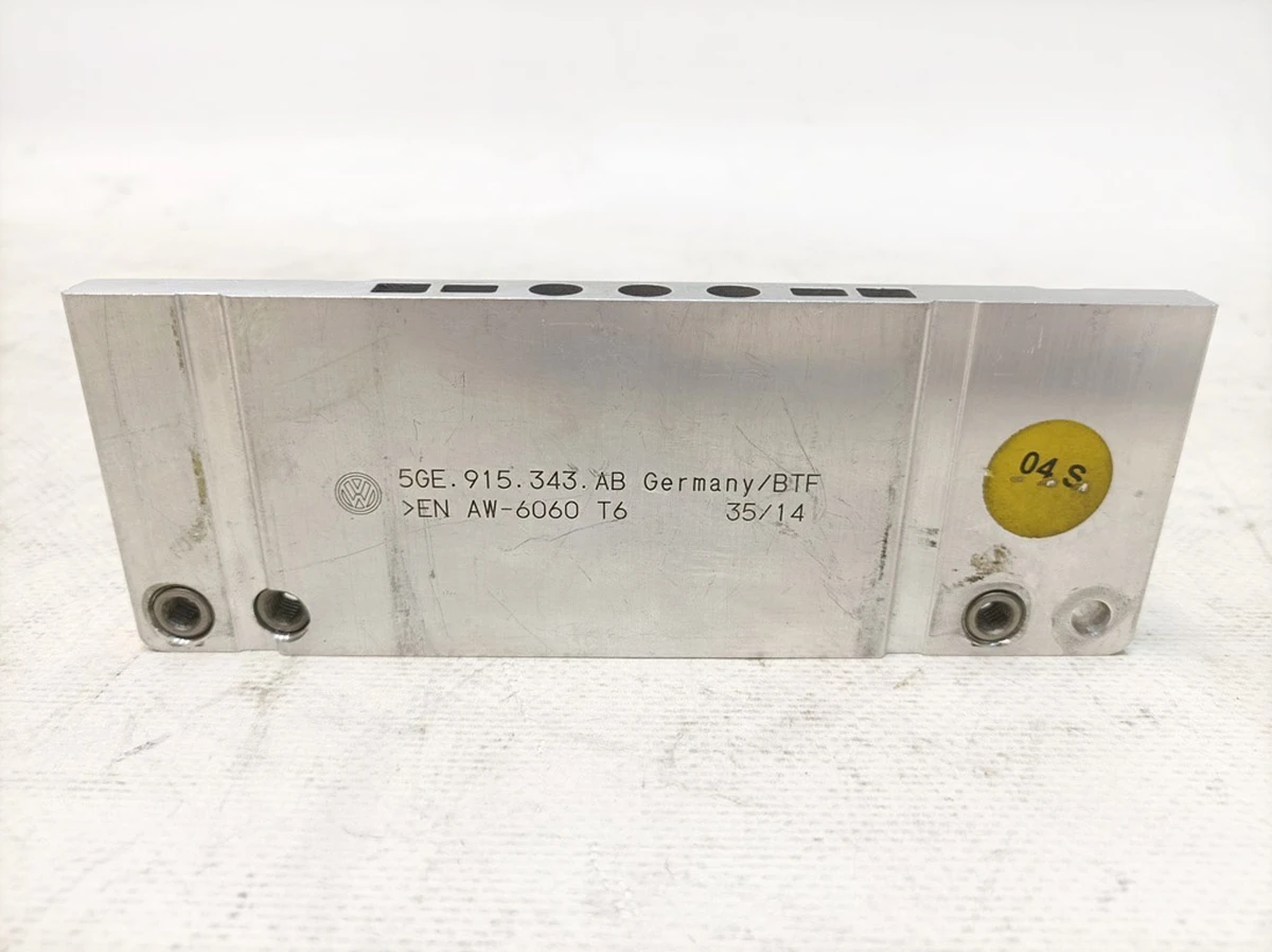 Кронштейн модулів високовольтної АКБ Volkswagen E-GOLF 5GE915343AB