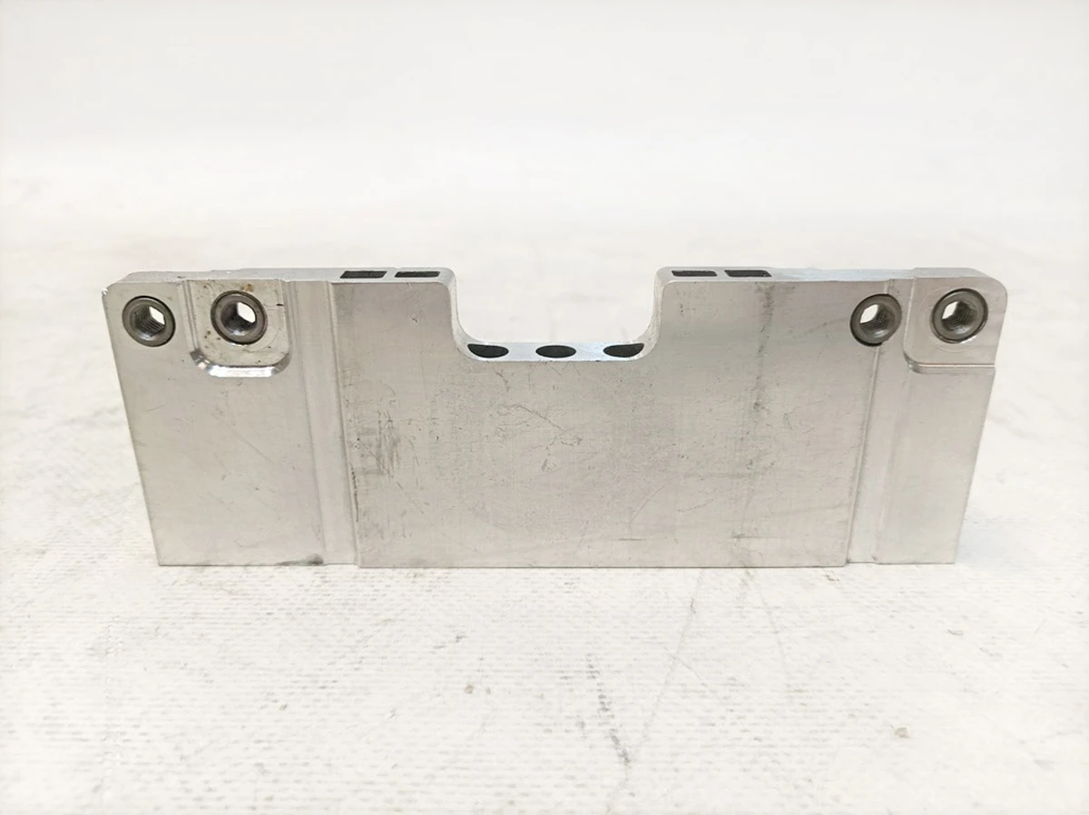 Bracket for high-voltage battery modules Volkswagen E-GOLF 5GE915343AD