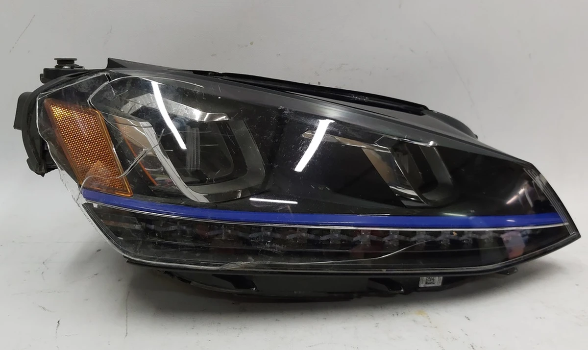 Фара светодиодная правая в сборе с повреждением VW E-GOLF 5GE941774B