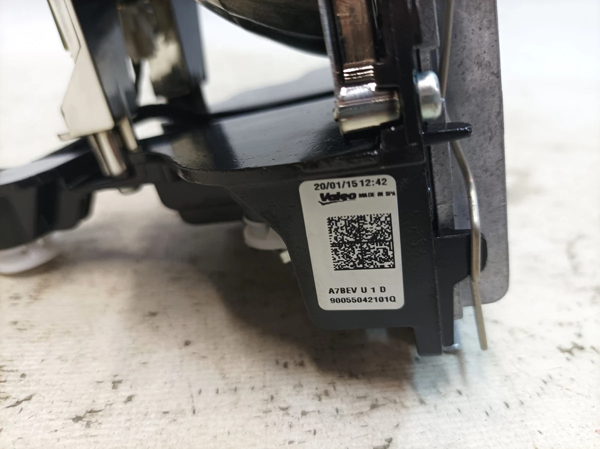 Модуль світлодіодний ближнього світла фари передньої правої в зборі 90055042101Q VW E-GOLF 5GE941036B