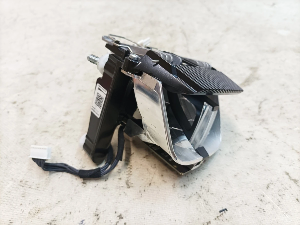 Модуль світлодіодний дальнього світла фари передньої правої у зборі 90055047201Q VW E-GOLF 5GE941036B