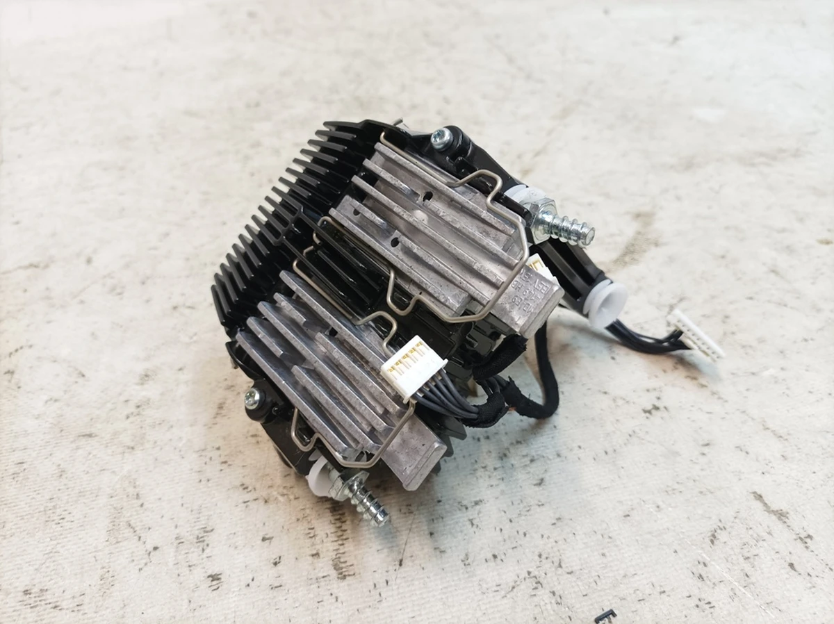 Модуль світлодіодний дальнього світла фари передньої правої у зборі 90055047201Q VW E-GOLF 5GE941036B