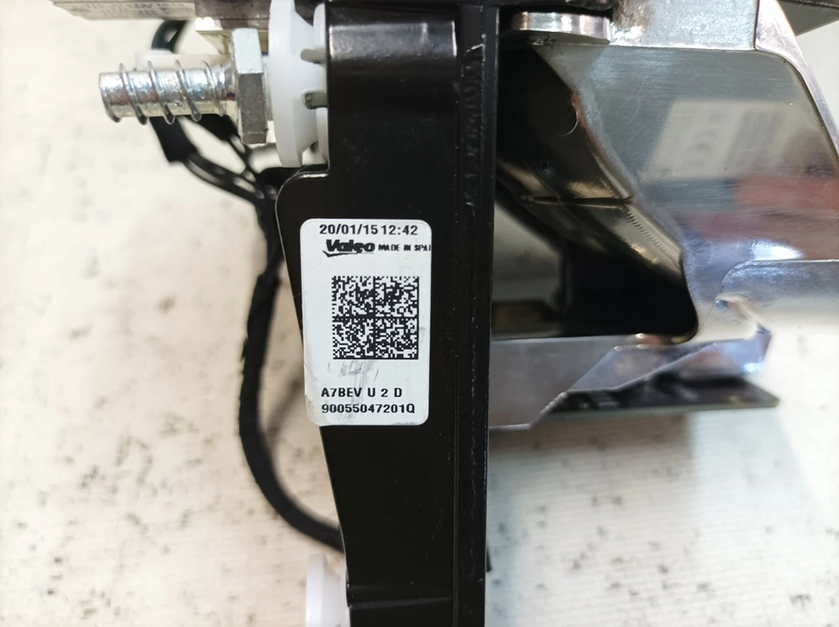 Модуль світлодіодний дальнього світла фари передньої правої у зборі 90055047201Q VW E-GOLF 5GE941036B